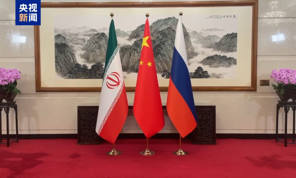 China met Iran en Rusland